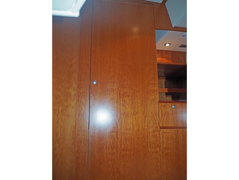 Cabin en avant, H&eacute;bergements